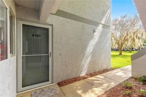 450 FAIRWAYS CIRCLE, OCALA, FL 34472 Sold 06/03/25