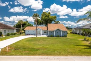 12001 Sw Kingsway Cir, LAKE SUZY