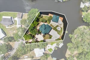 5751 BEAVER POINT, HOMOSASSA, FL 34448 Sold 11/04/25