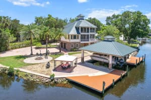 5751 BEAVER POINT, HOMOSASSA, FL 34448 Sold 11/04/25
