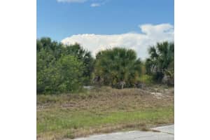 320 KANSAS TERRACE, LABELLE, FL 33935 - MLS#MFROM706585