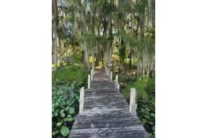 15402 SE US HIGHWAY 301, HAWTHORNE, FL 32640 - MLS#MFROM707481