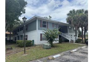 8210 Fairways Cir #b201, OCALA