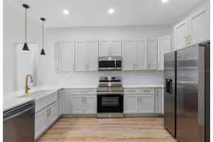 6651 38TH LANE, SARASOTA, FL 34243 - MLS#MFROM709749