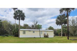 2122 CR 426, LAKE PANASOFFKEE, FL 33538 - MLS#MFROM710140