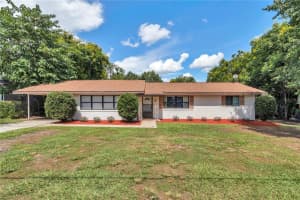 2433 Ne 2nd St, OCALA