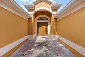 39911 BAY VIEW DRIVE, LADY LAKE, FL 32159 - MLS#MFROM710713