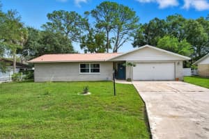 562 SILVER COURSE LOOP, OCALA, FL 34472 - MLS#MFROM711377