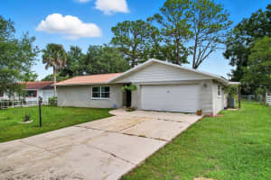 562 SILVER COURSE LOOP, OCALA, FL 34472 - MLS#MFROM711377