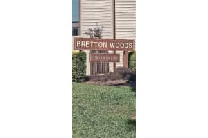 2442 Ne 7th St #3, OCALA