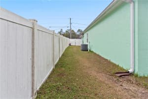 15 LOCUST LOOP DRIVE, OCALA, FL 34472 - MLS#MFROM714806