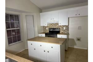 35249 QUEENS WAY, FRUITLAND PARK, FL 34731 - MLS#MFROM714889