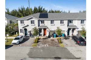 1061 Nw 208th Ter, MIAMI