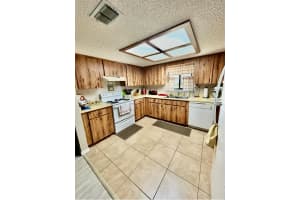 10400 98TH AVENUE, OCALA, FL 34481 - MLS#MFROM718420