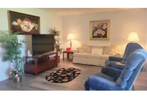 566 FAIRWAYS CIRCLE, OCALA, FL 34472 Sold 05/04/26