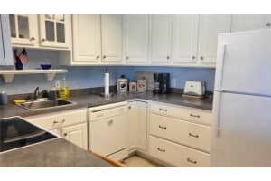 566 FAIRWAYS CIRCLE, OCALA, FL 34472 Sold 05/04/26