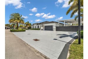 21301 132ND COURT, MIAMI, FL 33177 - MLS#MFROM721509