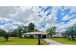 301 Oak Track Dr, OCALA