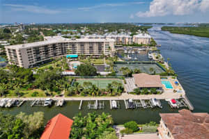 5855 MIDNIGHT PASS ROAD, SARASOTA, FL 34242 - MLS#MFROM724368