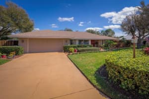 1110 Cypress Point W, Winter Haven, FL 33884, Sold 04/25/16