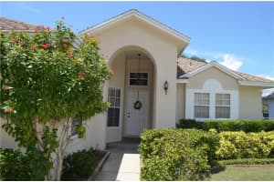 220 Kingshill Ct SE, Winter Haven, FL 33884, Sold 10/10/17