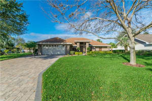 702 Lake Eloise Pl Dr, Winter Haven, FL 33884, Sold 03/23/18