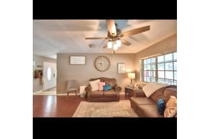 536 Paradise Island Pl, Haines City, FL 33844, Sold 01/12/22