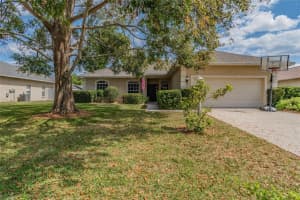 129 Ruby Lake Dr, Winter Haven, FL 33884, Sold 04/05/22