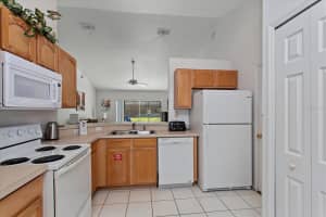 137 Paradise Woods Pl, Davenport, FL 33896, Sold 05/20/22