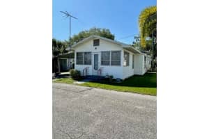 13 Oak St, Bradenton, FL 34208, Sold 04/13/22