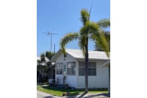 13 Oak St, Bradenton, FL 34208, Sold 04/13/22