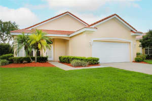 380 Niblick Cir, Winter Haven, FL 33881, Sold 05/20/22