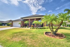 1593 DOVES VIEW CIR, AUBURNDALE, FL 33823 Sold 07/14/22