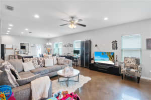 2889 WHISPERING TRAILS DR, WINTER HAVEN, FL 33884 Sold 07/19/22