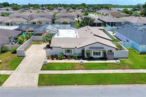 2131 EDGEWATER CIR, WINTER HAVEN, FL 33880 Sold 09/27/22