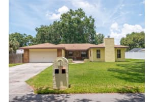 904 CRESTVIEW DR, AUBURNDALE, FL 33823 Sold 10/27/22