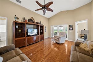 330 NIBLICK CIR, WINTER HAVEN, FL 33881 Sold 09/12/22