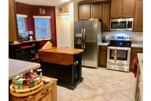 330 DINNER LAKE CT, LAKE WALES, FL 33859 Sold 09/16/22