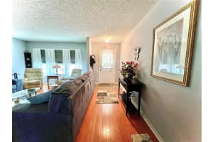 10 SUN AIR BLVD E, HAINES CITY, FL 33844 Sold 12/09/22