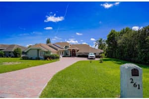 261 SANTA ROSA DR, WINTER HAVEN, FL 33884 Sold 02/01/23