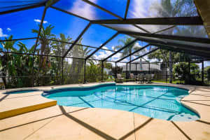 261 SANTA ROSA DR, WINTER HAVEN, FL 33884 Sold 02/01/23