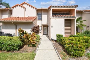 1710 Garden Lake Dr, Winter Haven, FL 33884, Sold 12/22/22