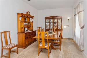 137 SANDERLING DR, WINTER HAVEN, FL 33881 Sold 04/04/23