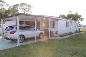 110 BONNIE DR, AUBURNDALE, FL 33823 Sold 04/04/23