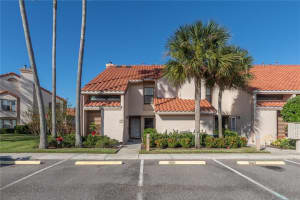 2001 GARDEN LAKE DR #2001, WINTER HAVEN, FL 33884 Sold 12/14/22