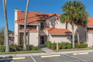 2001 GARDEN LAKE DR #2001, WINTER HAVEN, FL 33884 Sold 12/14/22