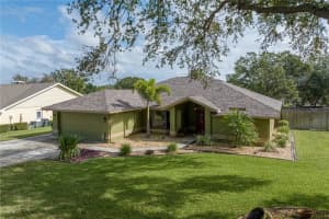249 SANTA ROSA DR, WINTER HAVEN, FL 33884 Sold 01/13/23