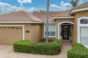 102 Lake Region Blvd SE, Winter Haven, FL 33881, Sold 04/19/23