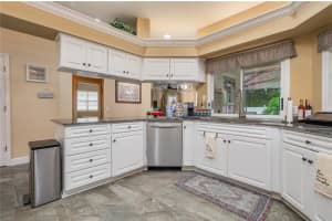 306 HAMILTON SHORES DR NE, WINTER HAVEN, FL 33881 Sold 01/13/23