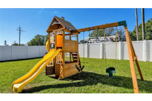 607 Autumn Stream Dr, Auburndale, FL 33823, Sold 03/13/23
